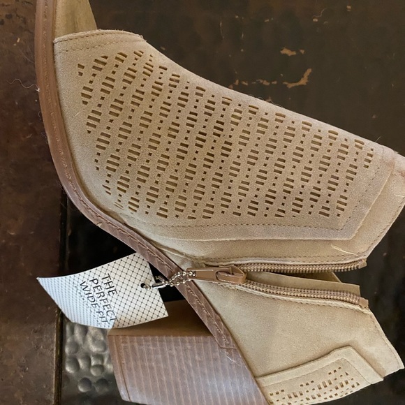 Celebrity Pink Booties - Picture 1 of 6